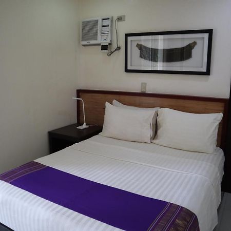 Domicilio Lorenzo Davao Stadt Exterior foto