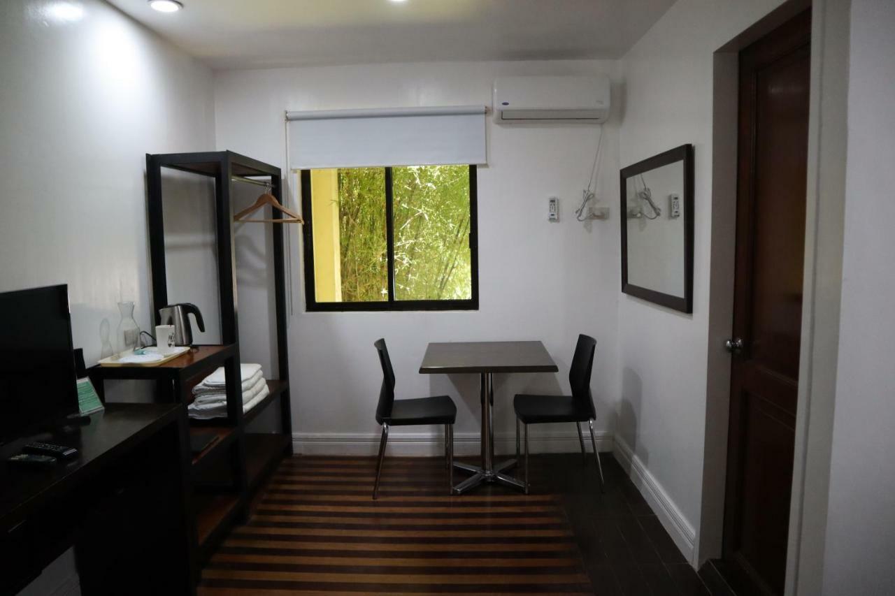 Domicilio Lorenzo Davao Stadt Exterior foto