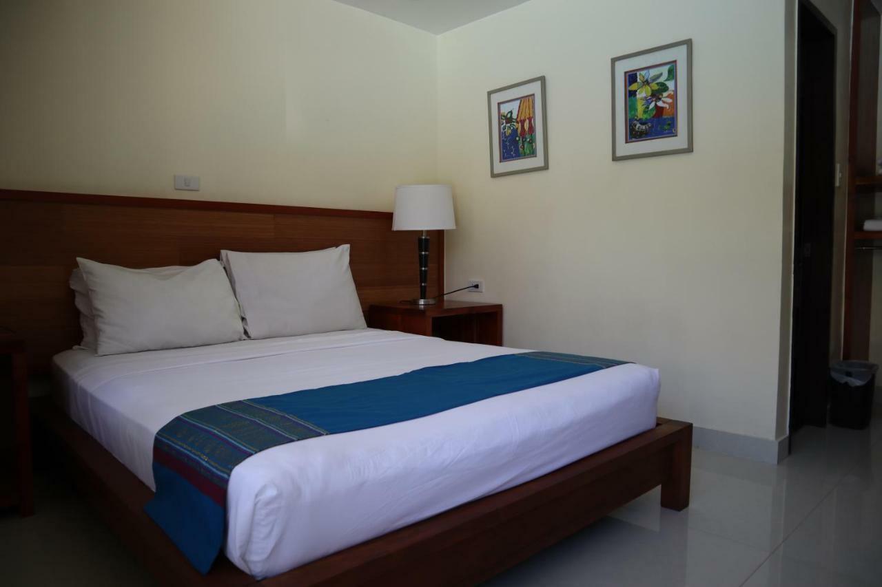 Domicilio Lorenzo Davao Stadt Exterior foto