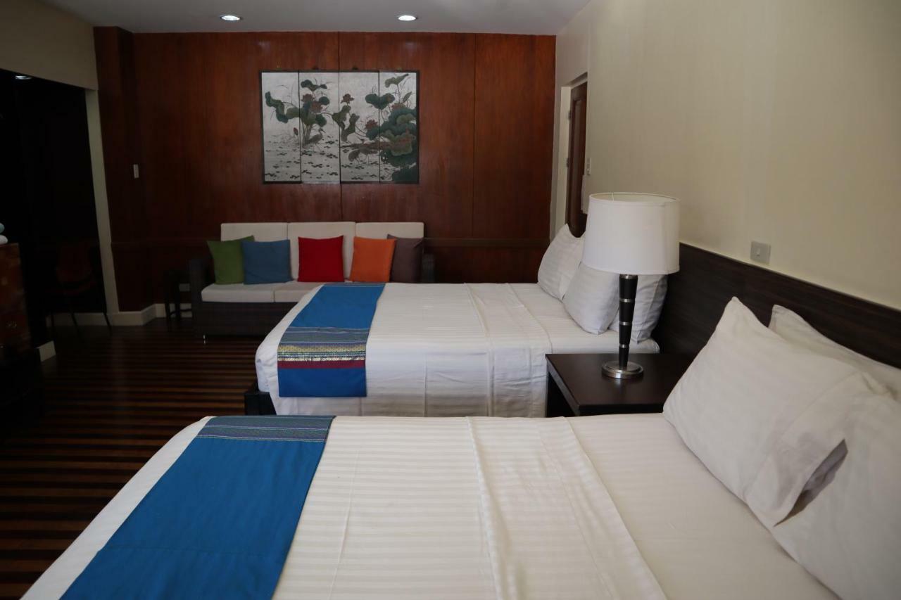Domicilio Lorenzo Davao Stadt Exterior foto