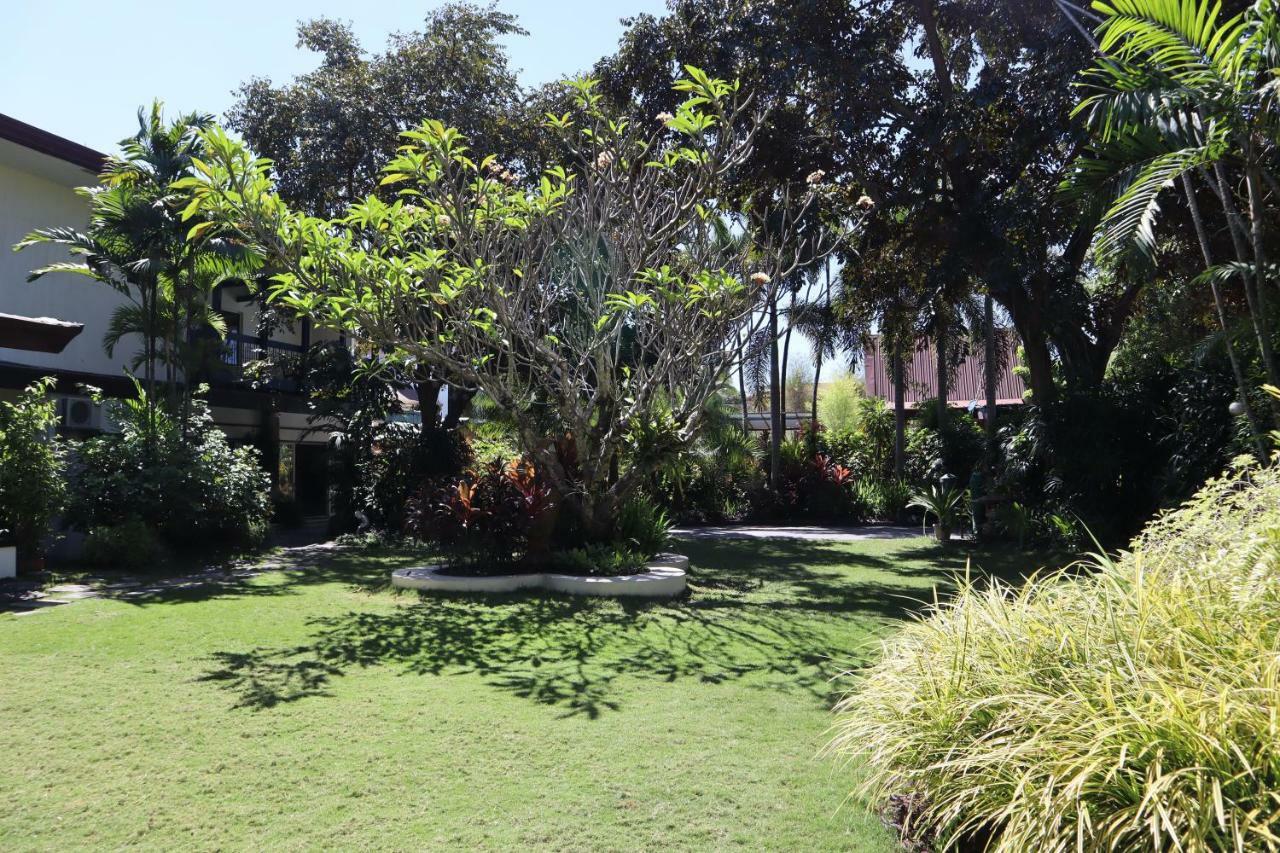 Domicilio Lorenzo Davao Stadt Exterior foto