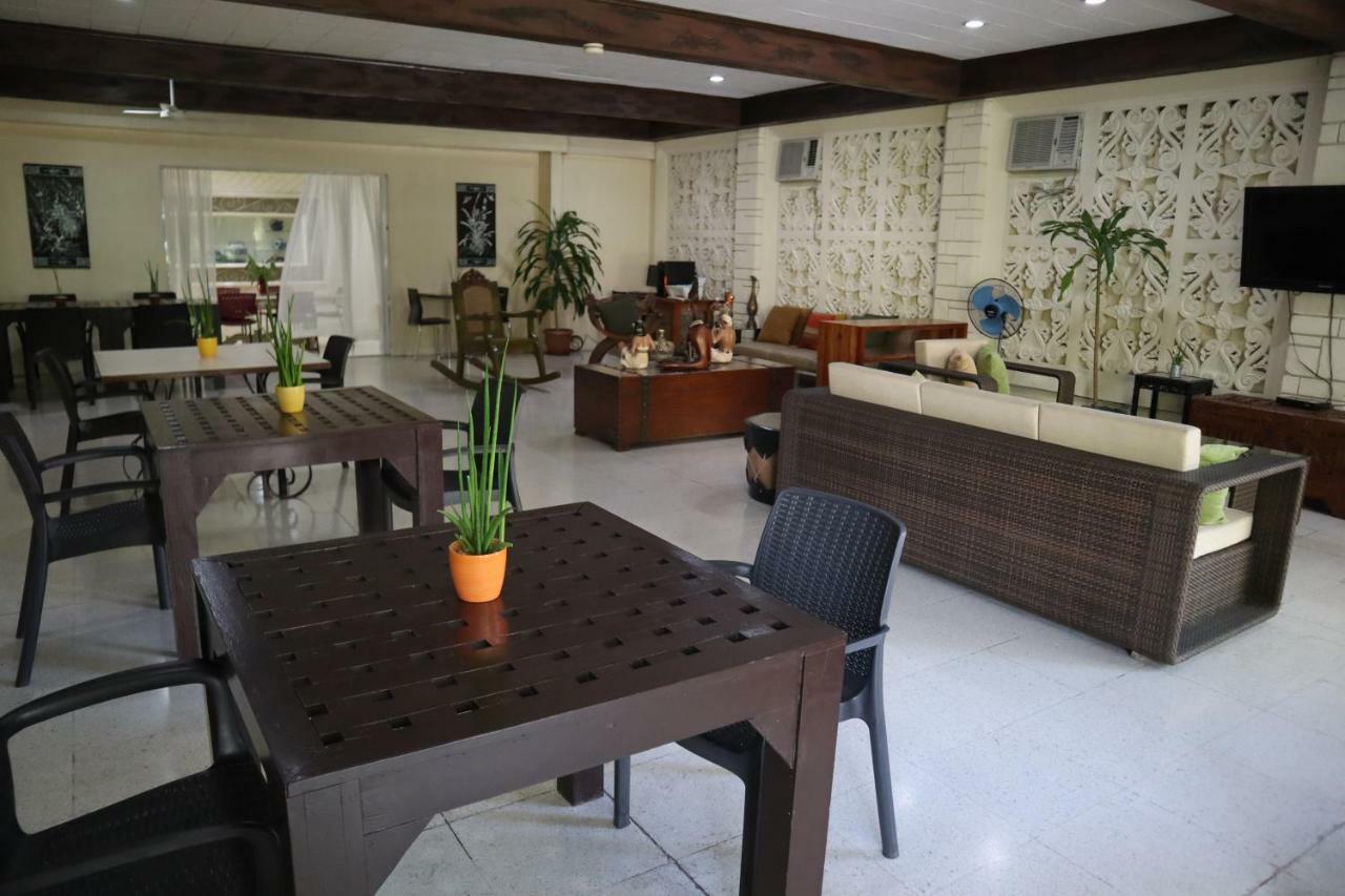 Domicilio Lorenzo Davao Stadt Exterior foto