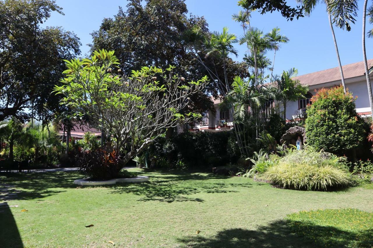 Domicilio Lorenzo Davao Stadt Exterior foto